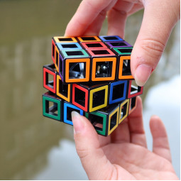 Pussel Hollow Cube